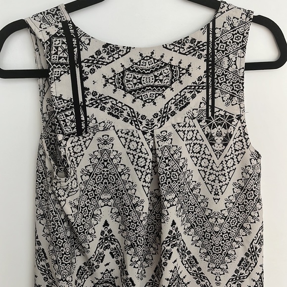 EUC One Clothing Dress - Picture 5 of 8